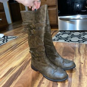 Banana Blues: Brown Riding Boots